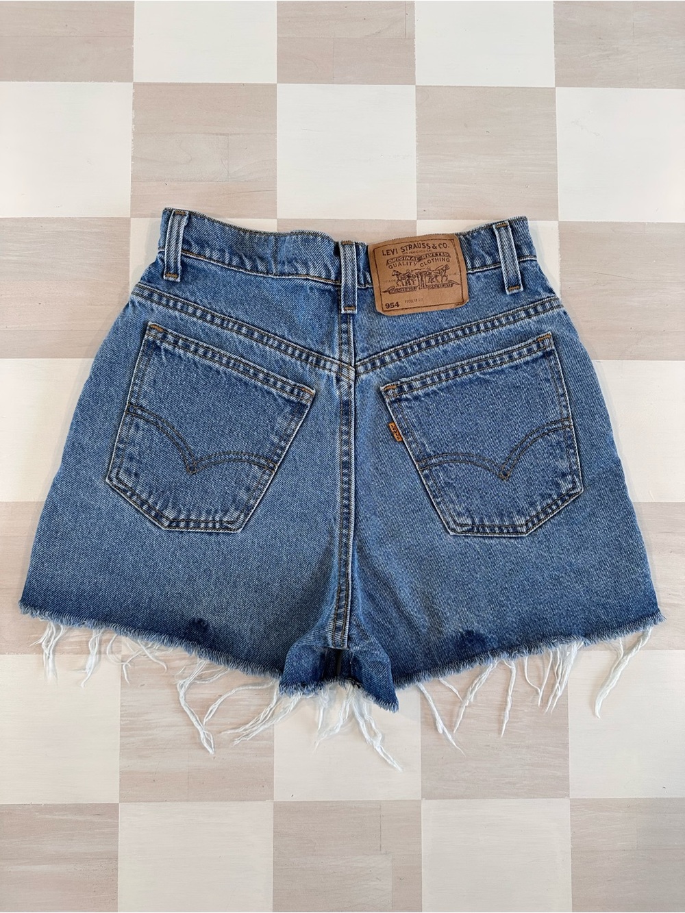 vintage 90s levi’s 954 orange tab medium wash high waisted denim shorts USA
